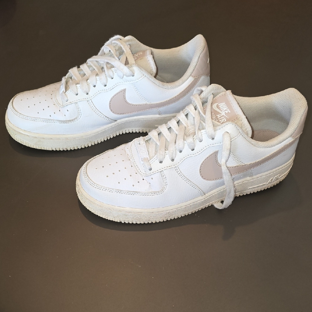 Nike Air Force 1 '07 Womens US 9